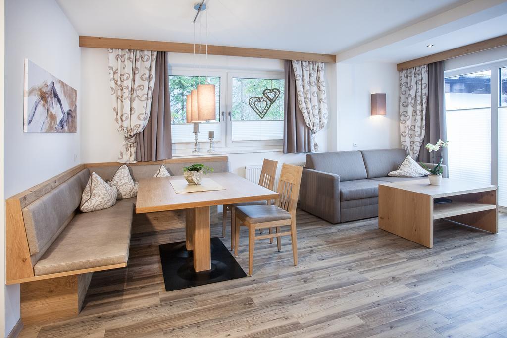 Apart Garni Montana Пертизау Екстериор снимка